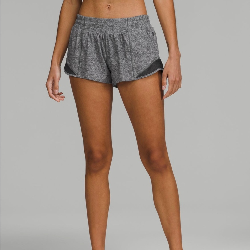 Lululemon Hotty Hot Low Rise Shorts 2.5” Size 4 - Grey